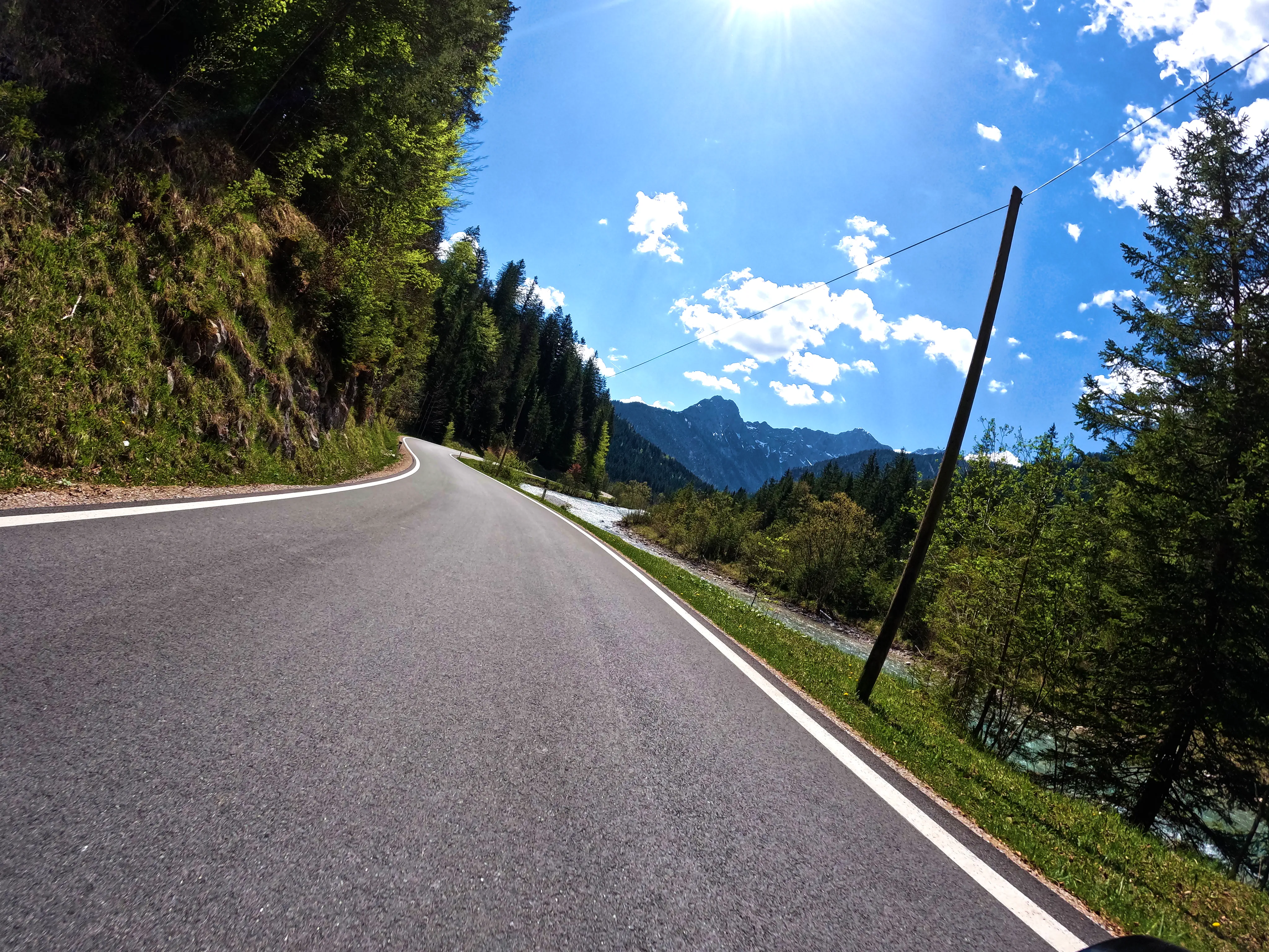 Kurvig entlang am Rißbach