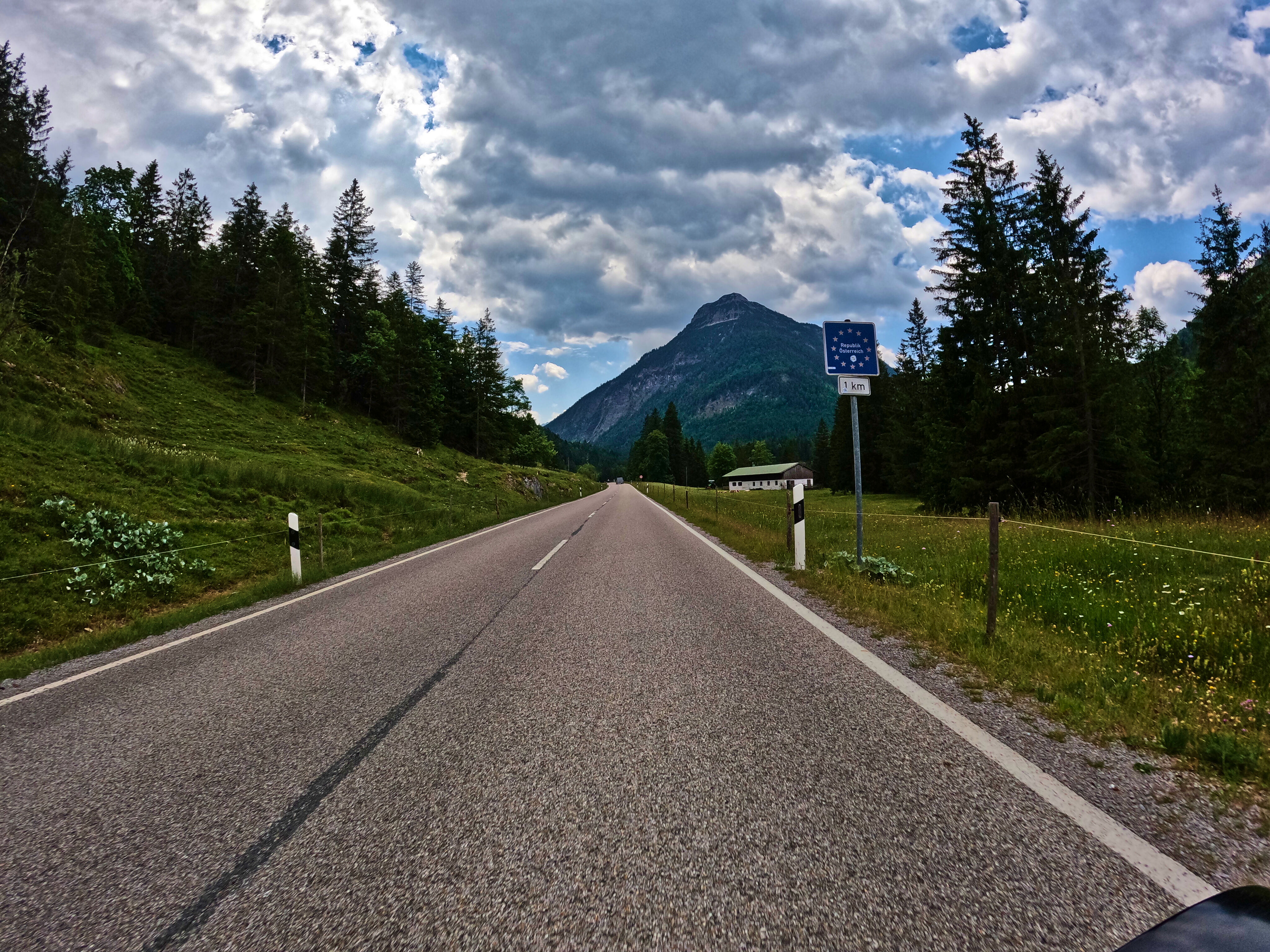 Über die Grenze nach Österreich