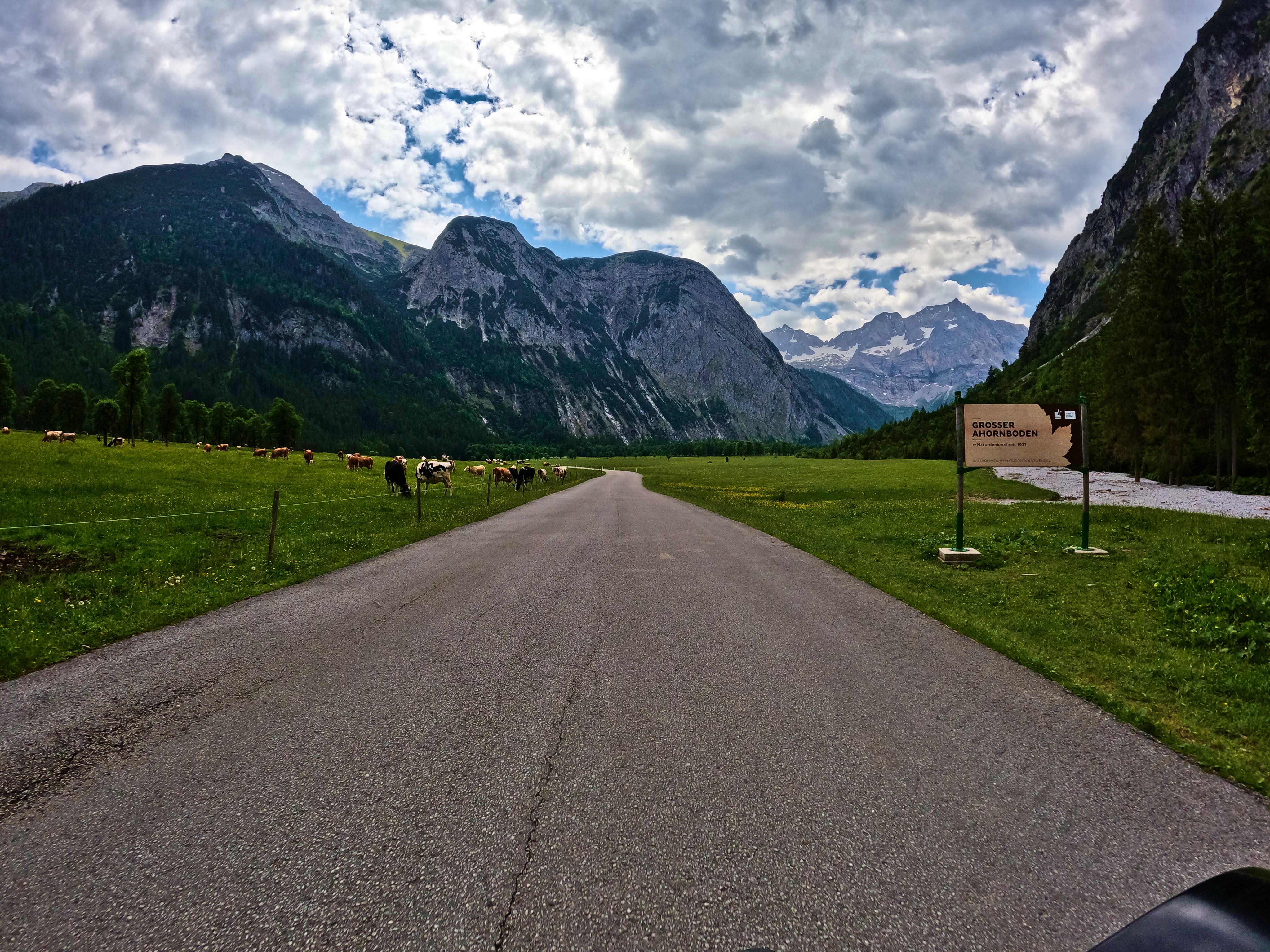 &hellip; entlang &hellip;