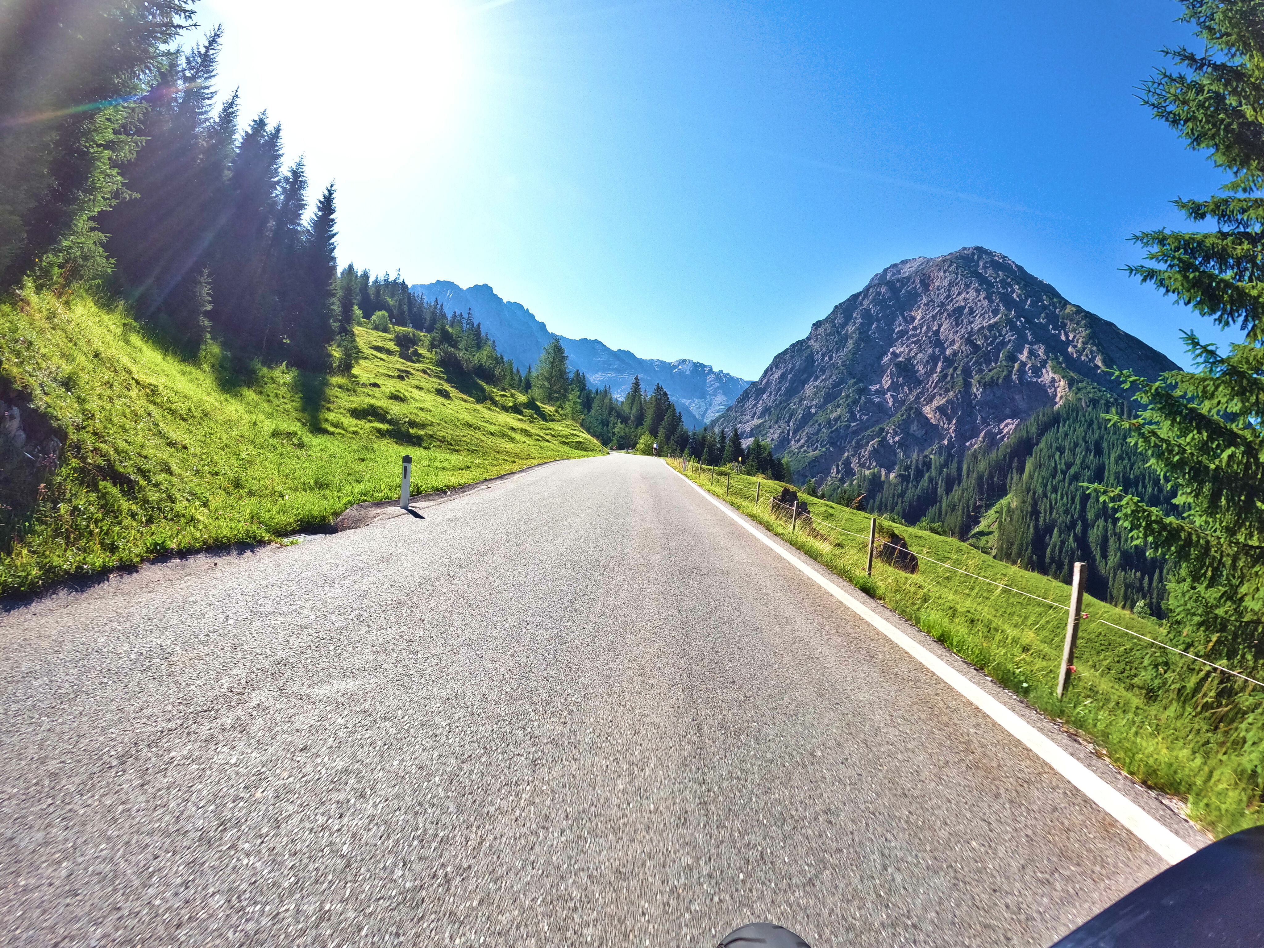 &hellip; der Passhöhe entgegen