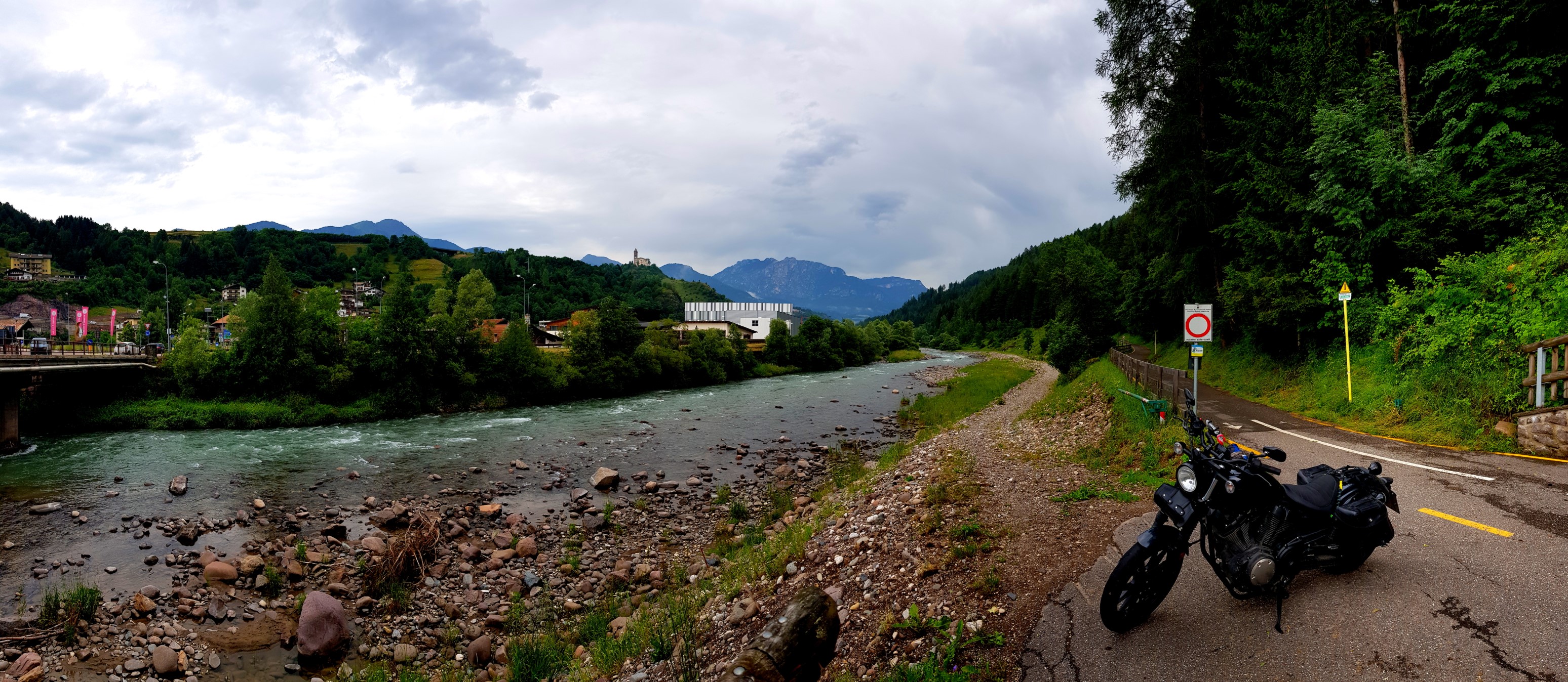Kurz vor der Auffahrt zum Manghen-Pass
