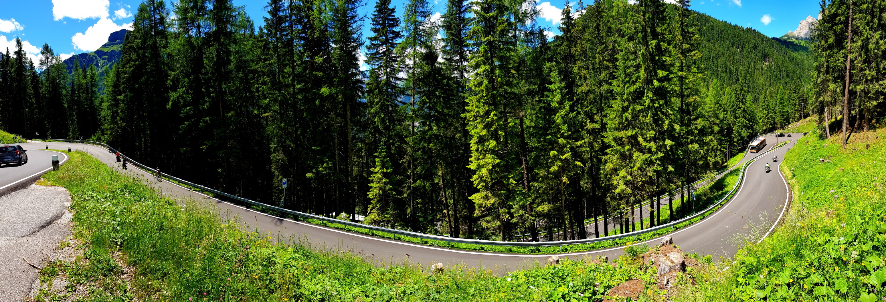 Haarnadel-Kurven auf dem Weg nach Canazei