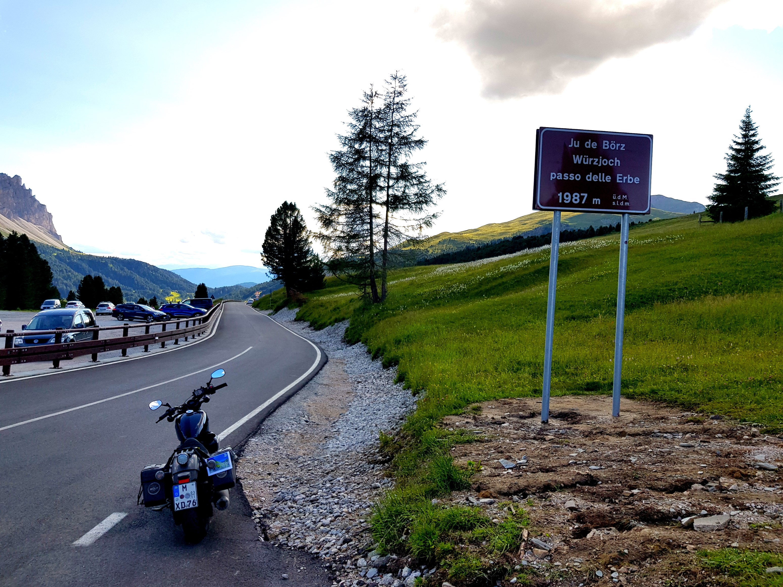Nachweisbild am Würzjoch, mit nagelneuem Pass-Schild
