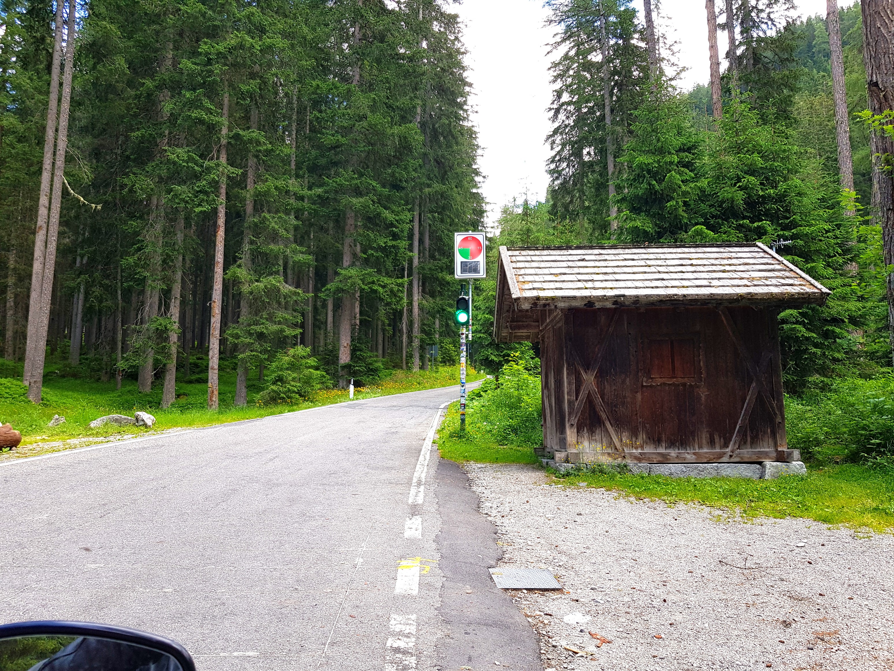 Ampel am Staller Sattel - es ist 13:43 Uhr