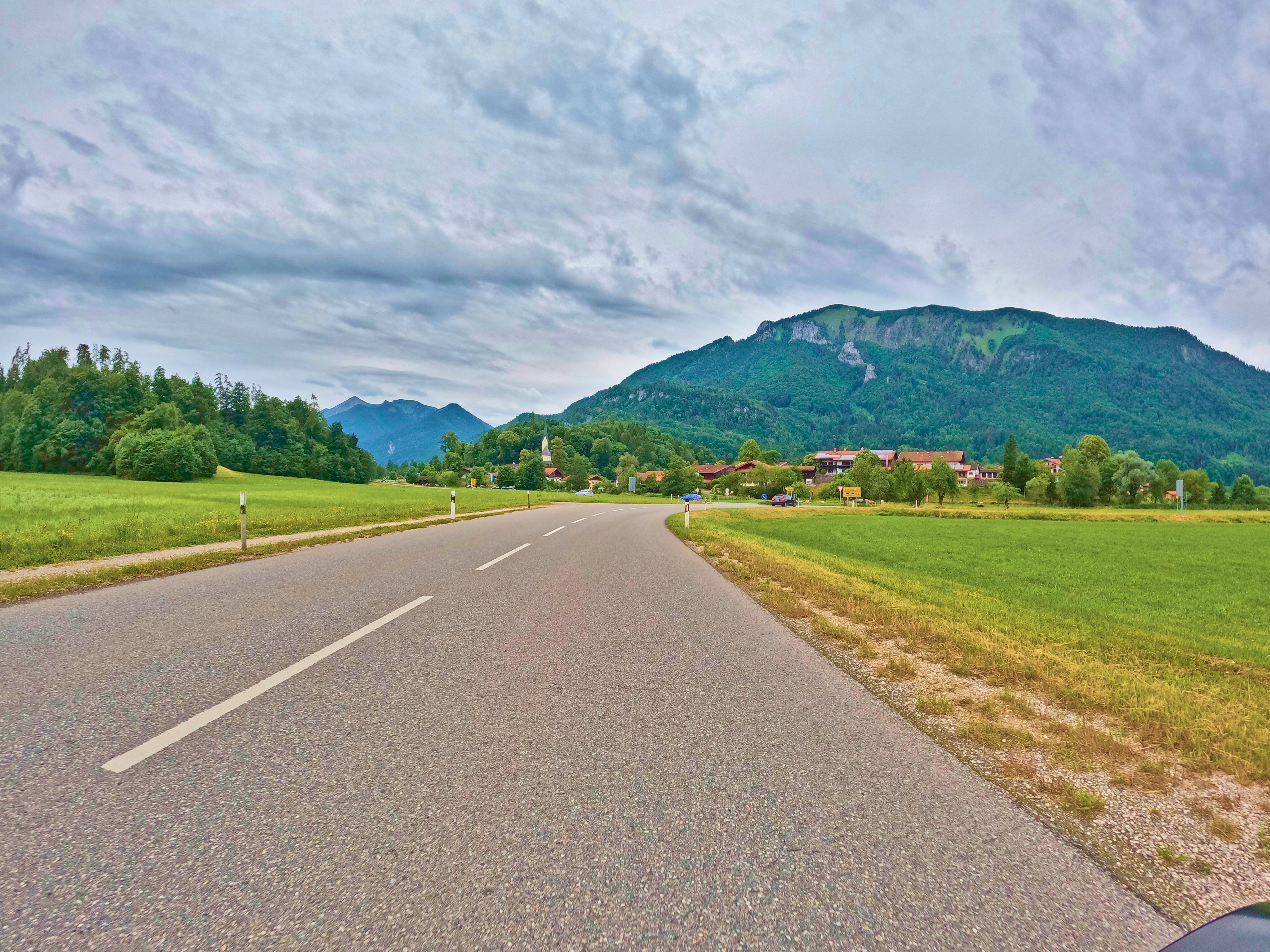 Regengebiet umfahren, trockene Straßen