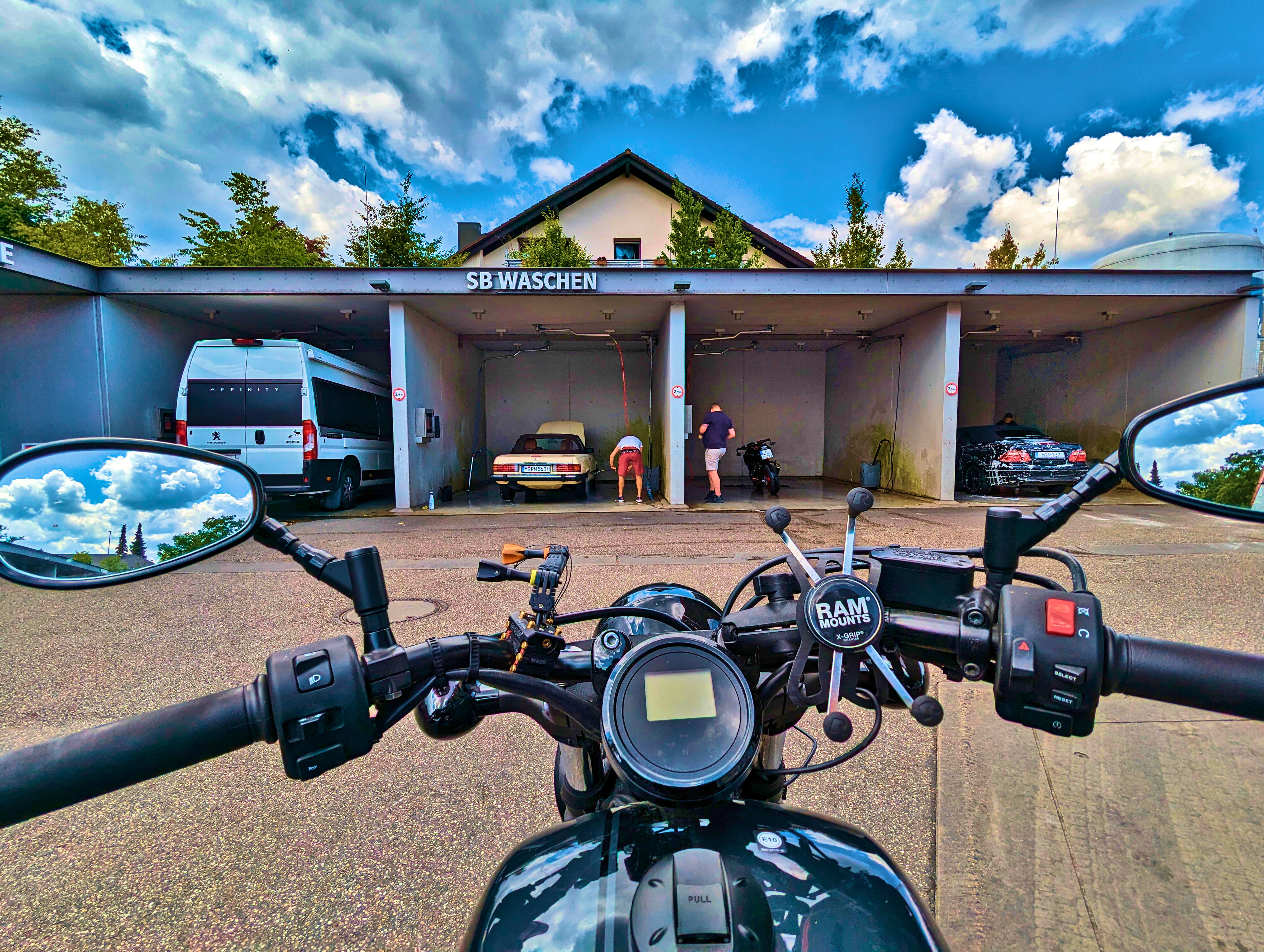 &hellip; zur Waschbox.