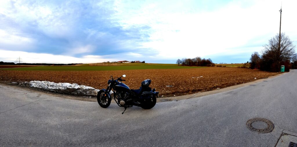 Anfang März 2019, kein Raps, dafür noch etwas Schnee.